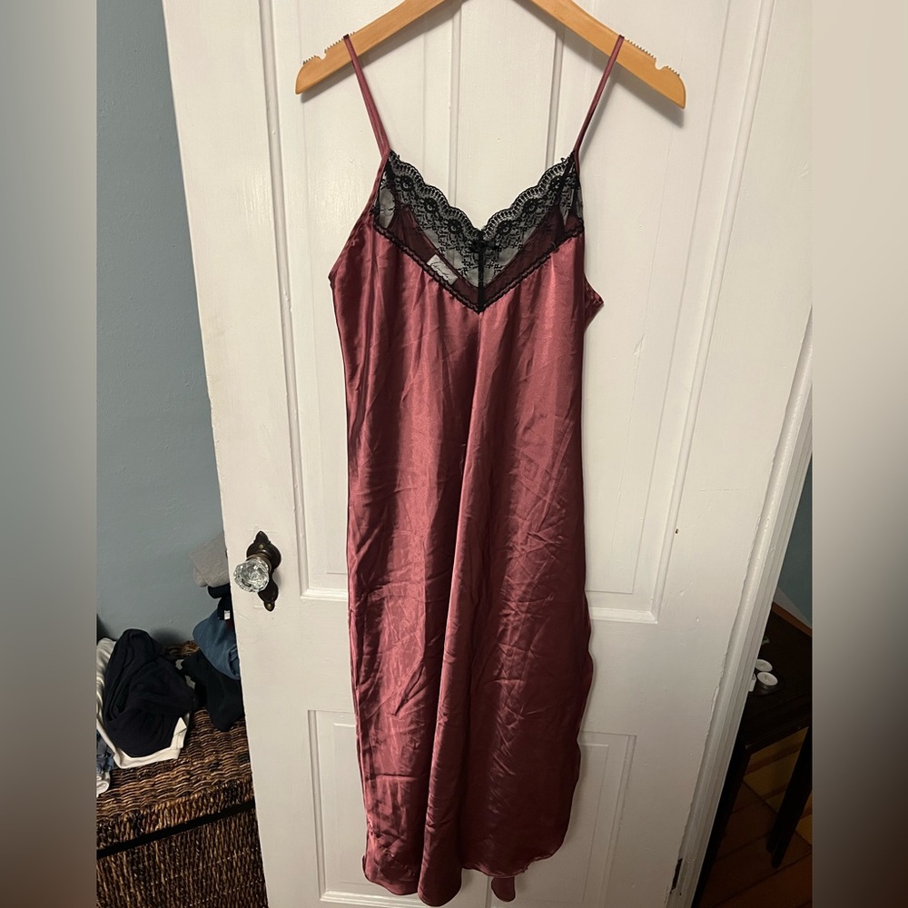 Linda satin nightgown